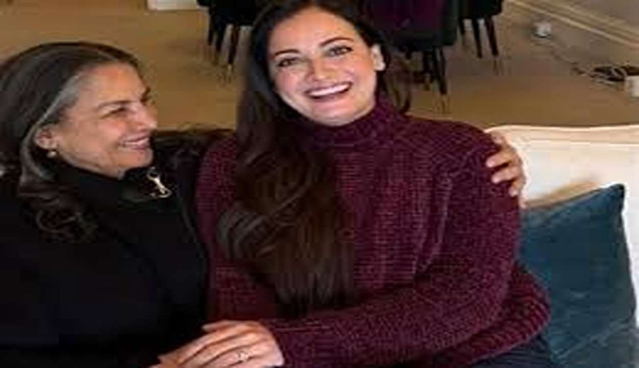 Dia mirza and shabana azmi
