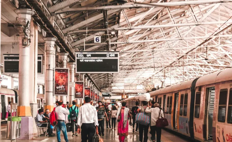 Mumbai local trains update