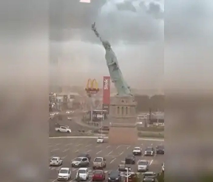 Statue of liberty replica topples viral video