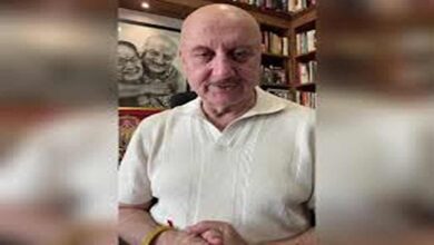 Anupam kher