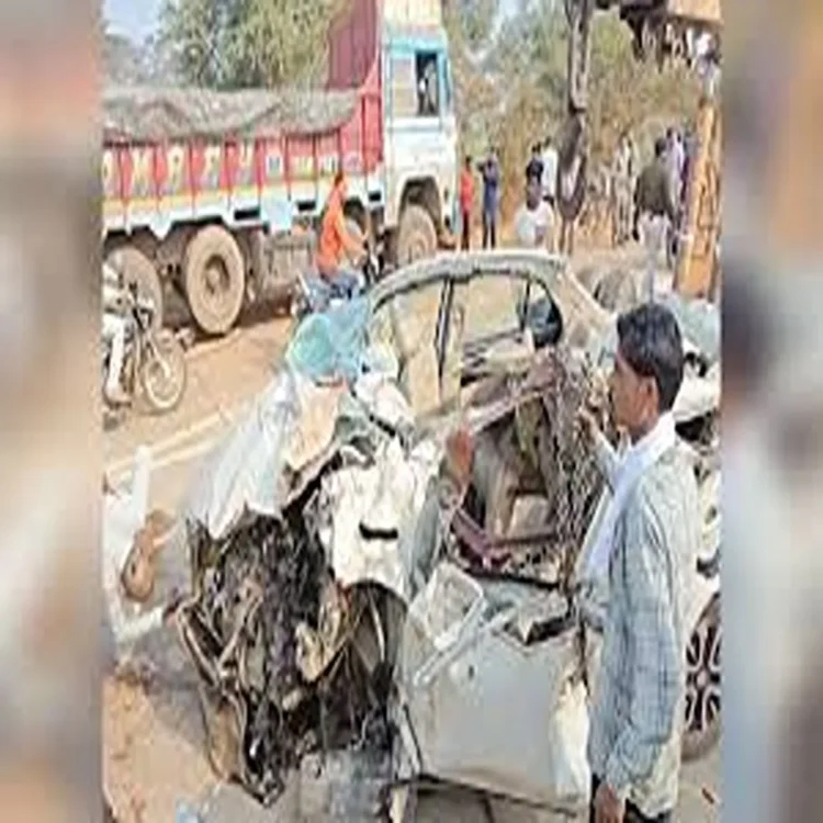 Accident dhamtari highway crash
