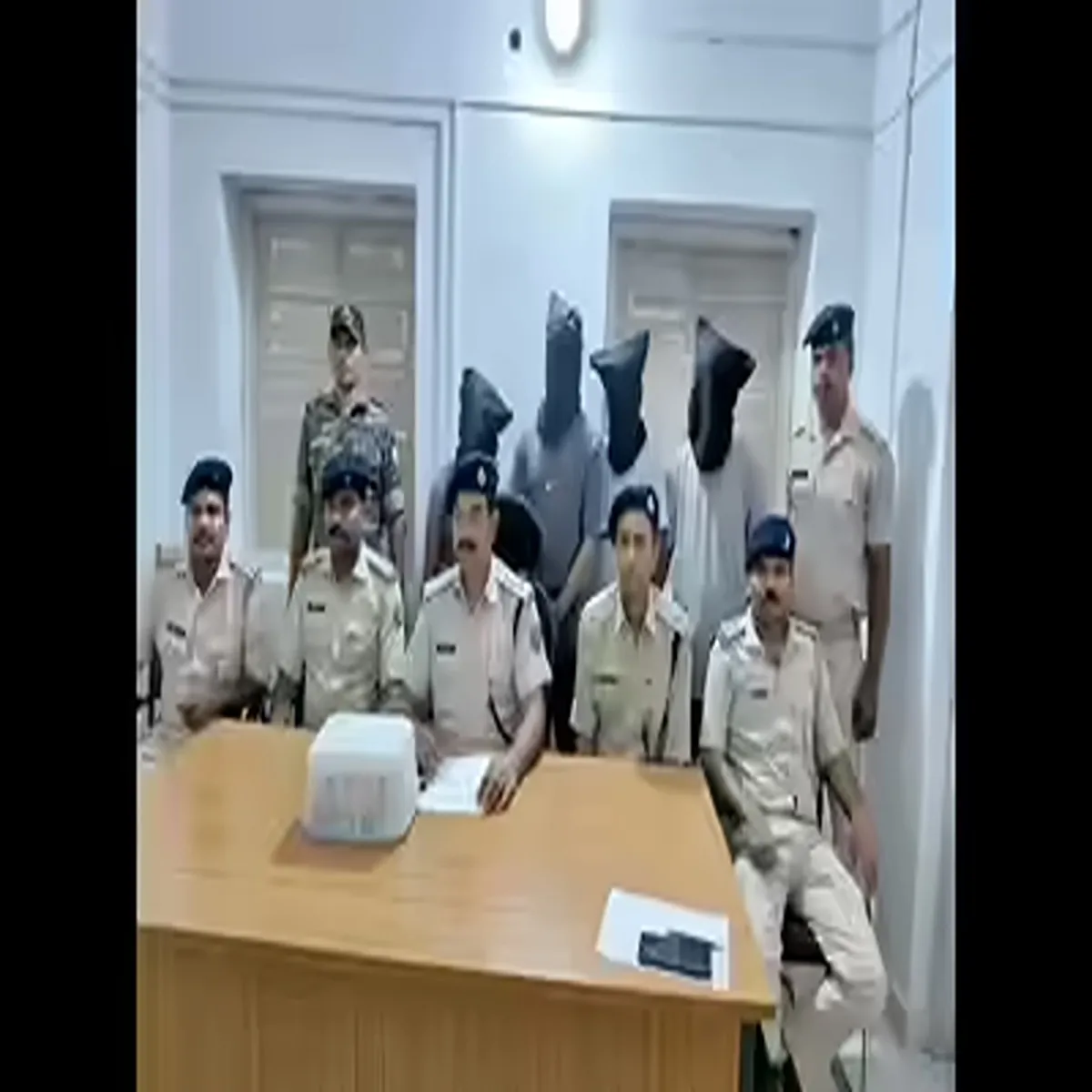 Cybercrime delhi police arrest brothers sim