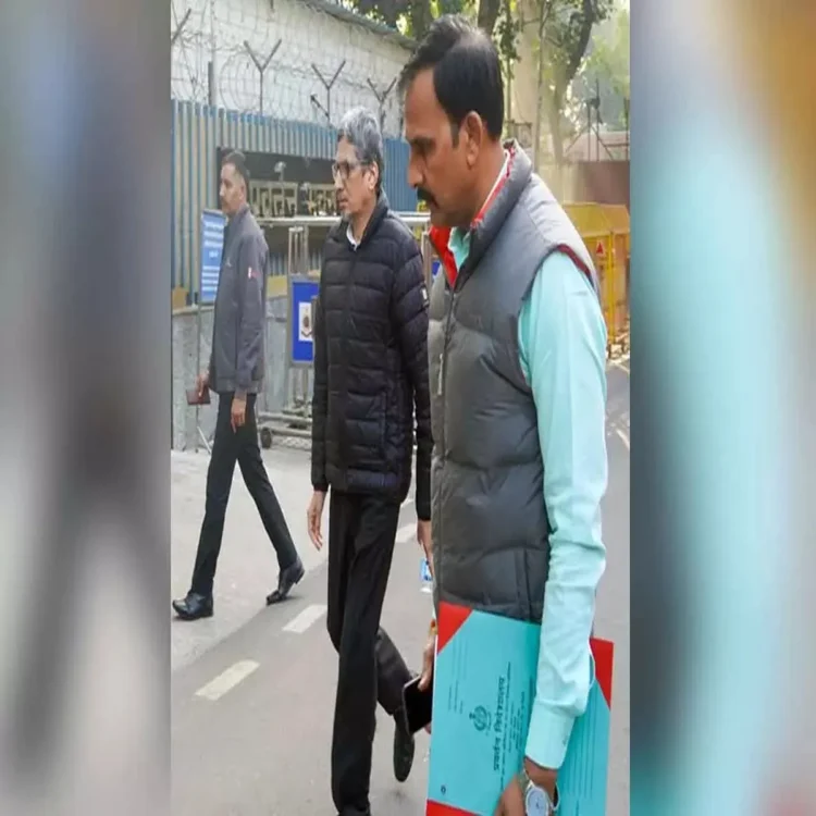 Delhi court extends custody al falah chairma