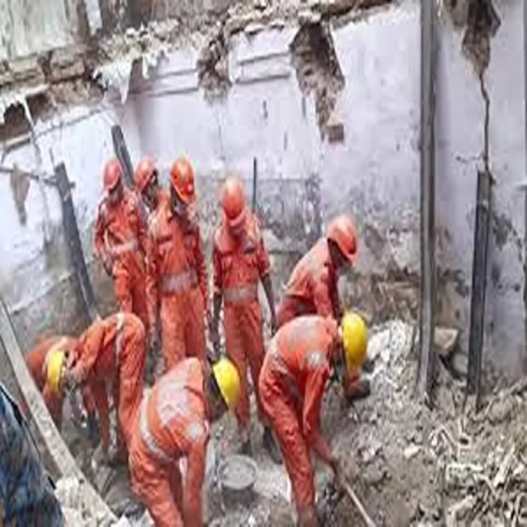 Delhi factory structure collapse deaths