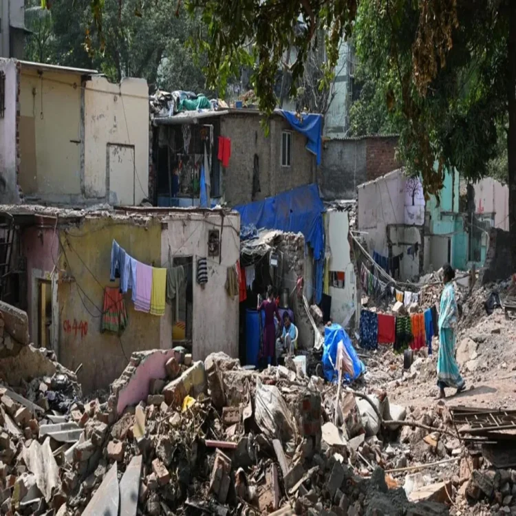 Delhi slum eviction march6