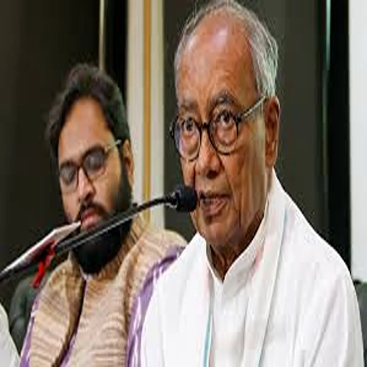 Education digvijaya singh urges jnu revoke