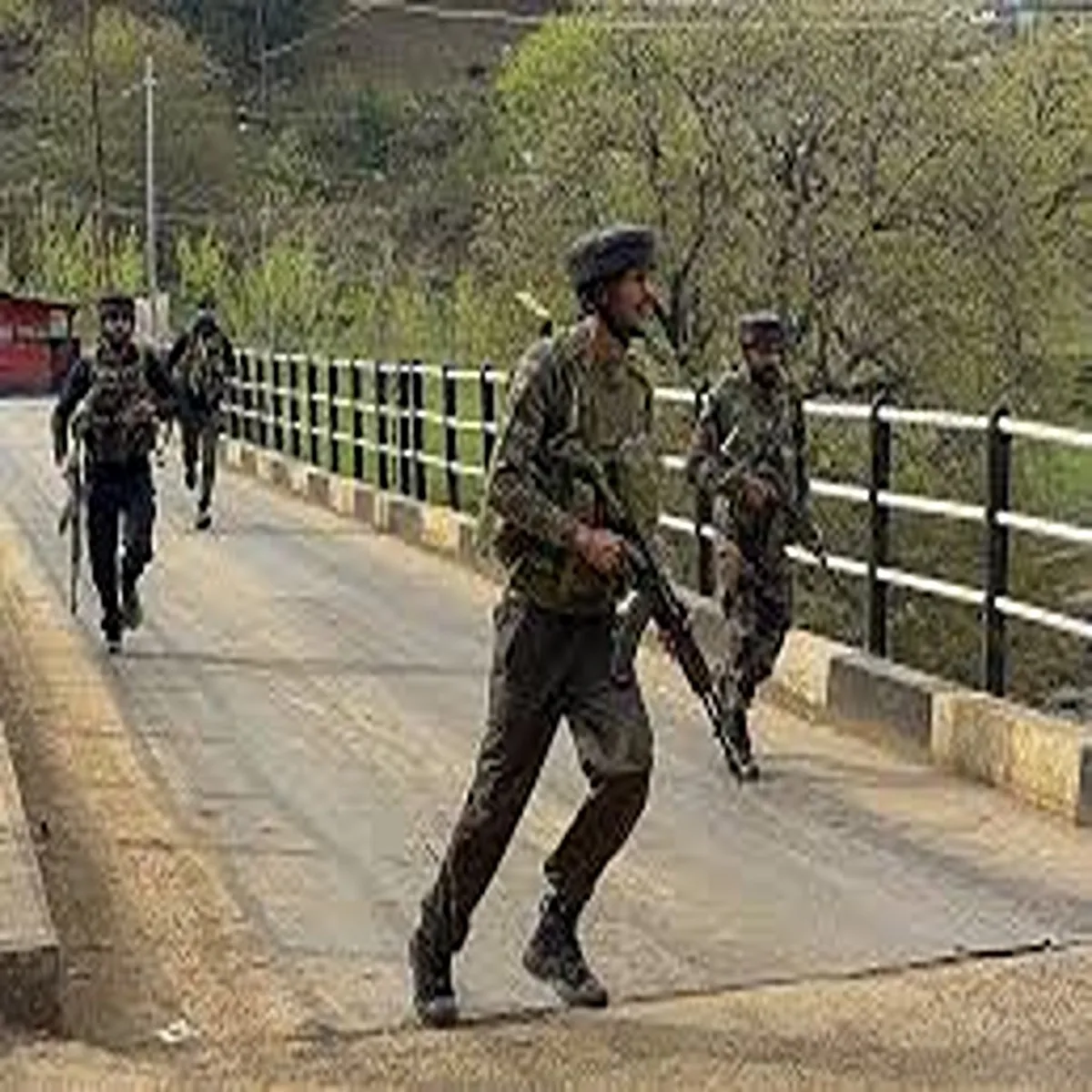 Escaped inmates three detainees flee jammu