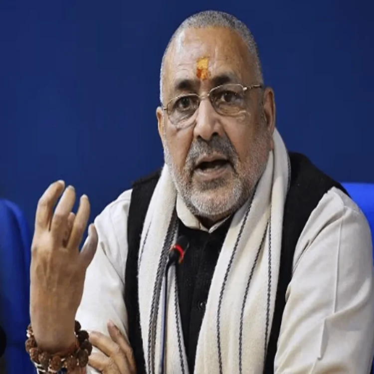 Giriraj singh rebuts rss allegations