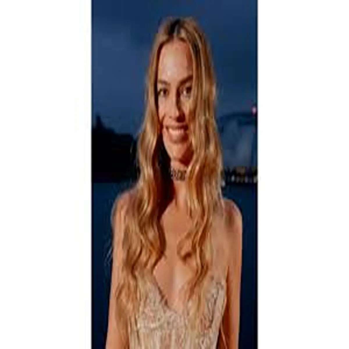 Cinema margot robbie puts audiences before