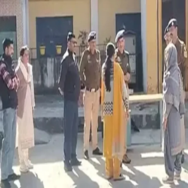 Midday meal worker killed himacha