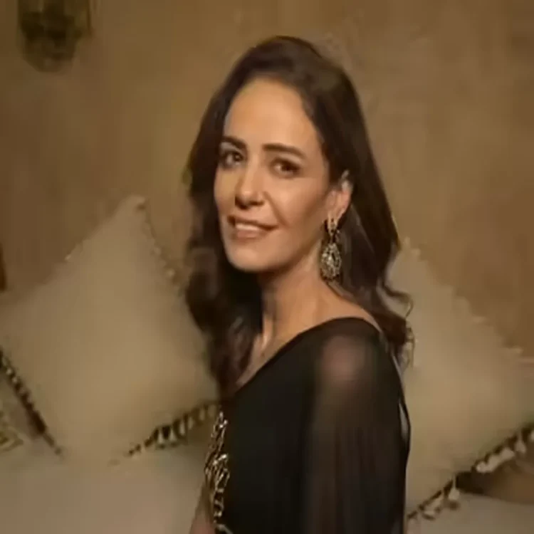 Mona singh relationship teamwork insights