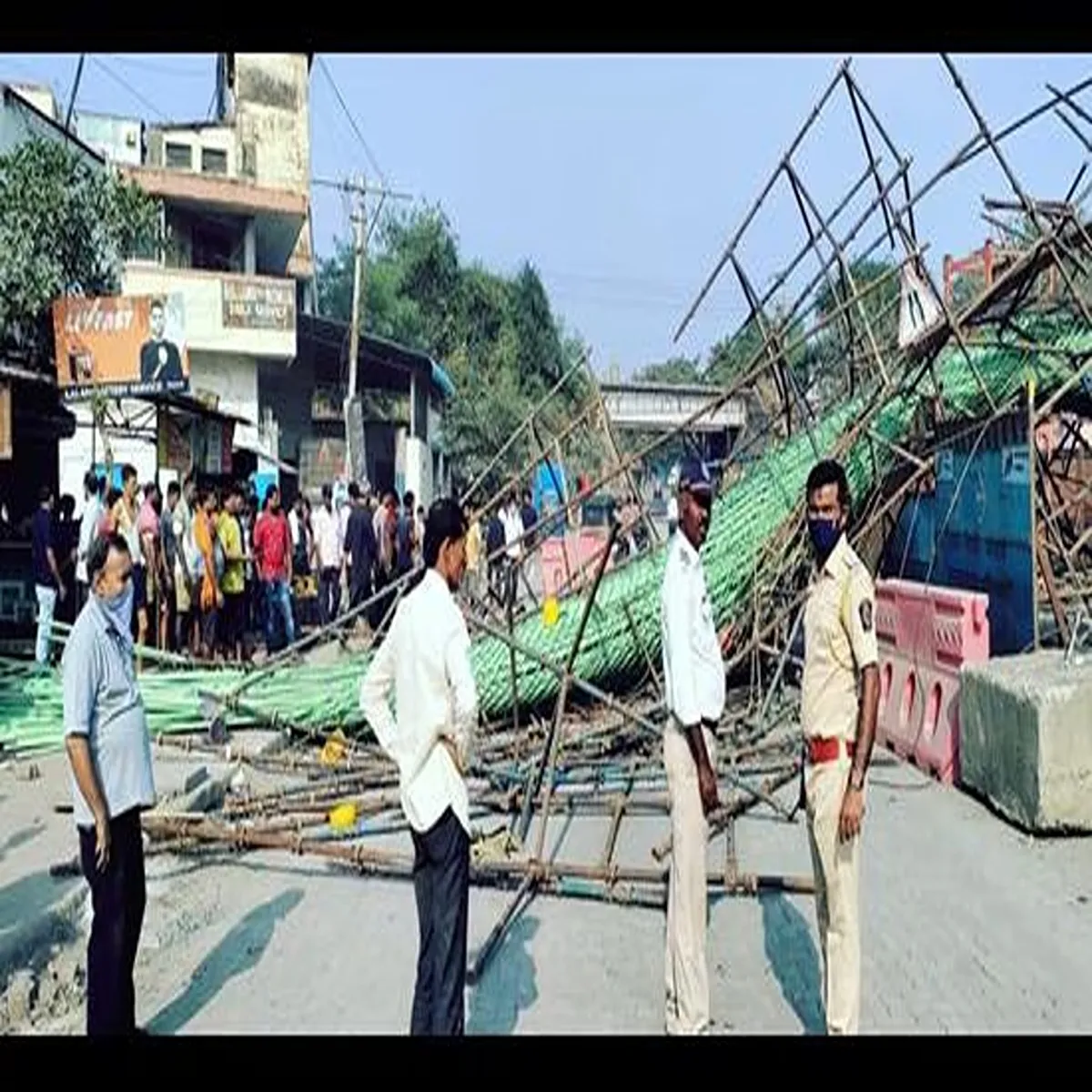 Infrastructure pillar collapse mumbai metro site