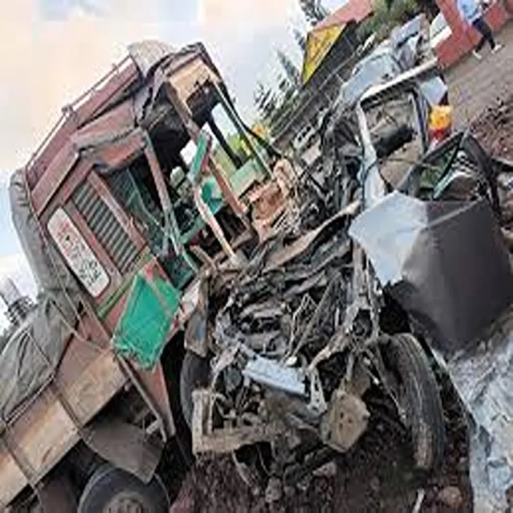 Road accident cargo worker death