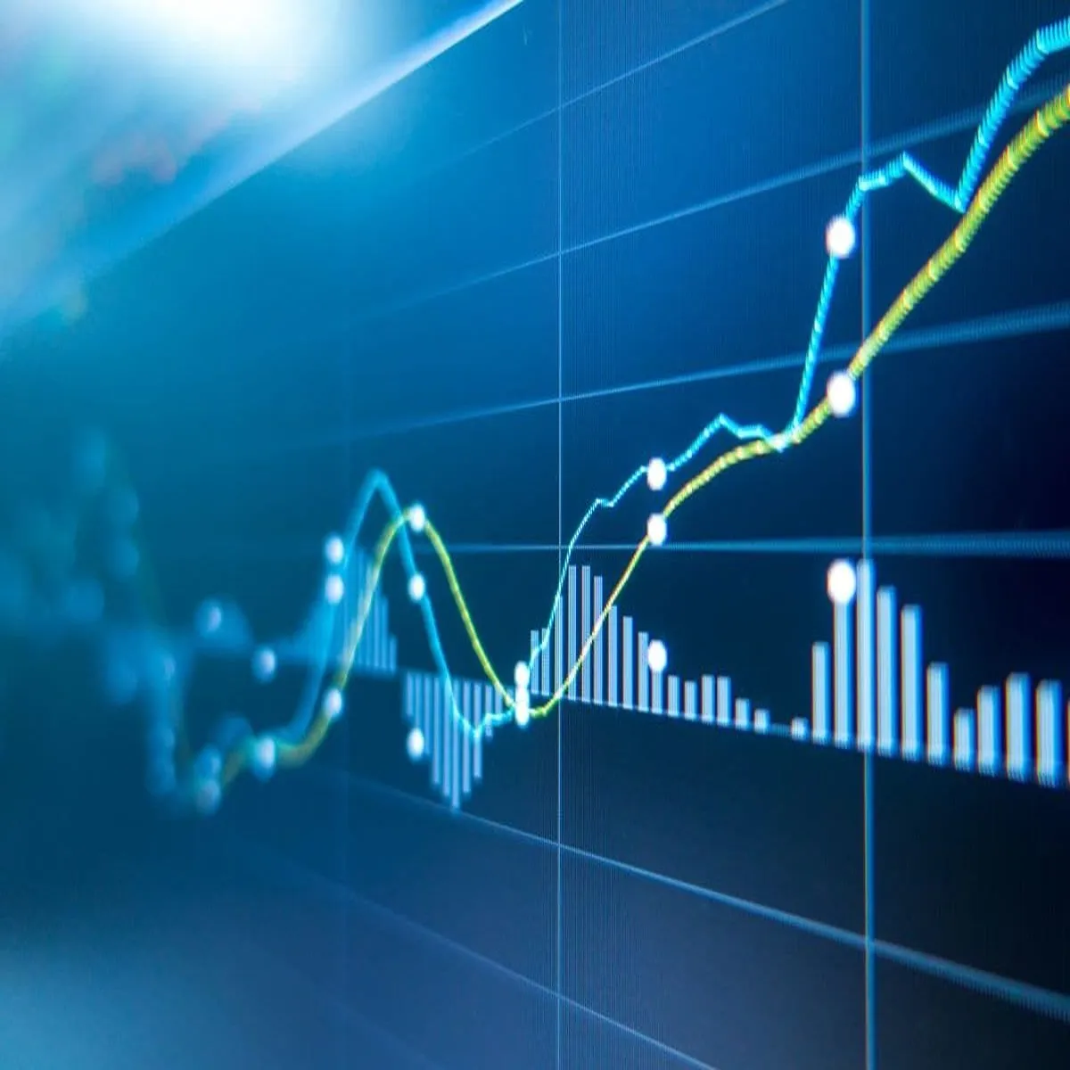 Stockmarket benchmarks edge higher despite sector