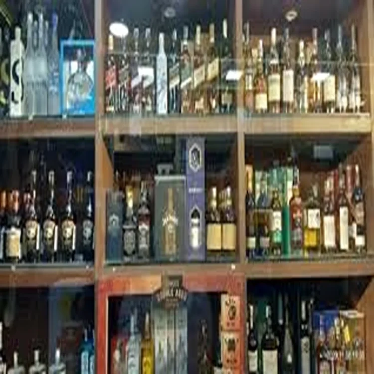 Surendranagar police illegal liquor seizur