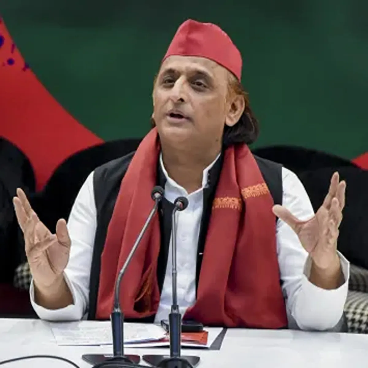 Elections akhilesh yadav promises annual support