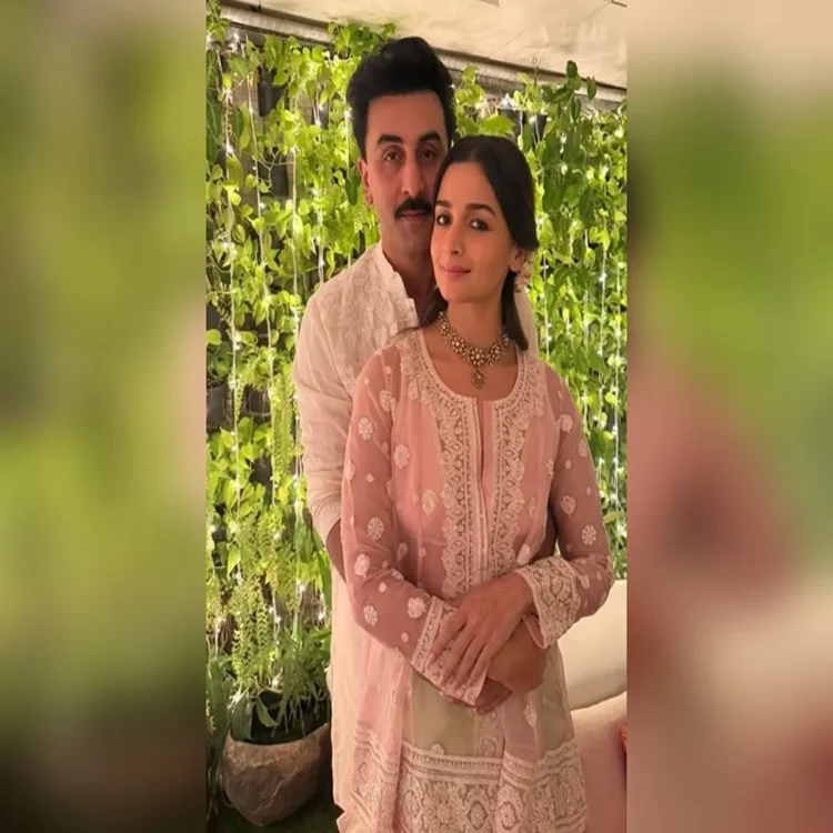 Alia bhatt womens day surprise