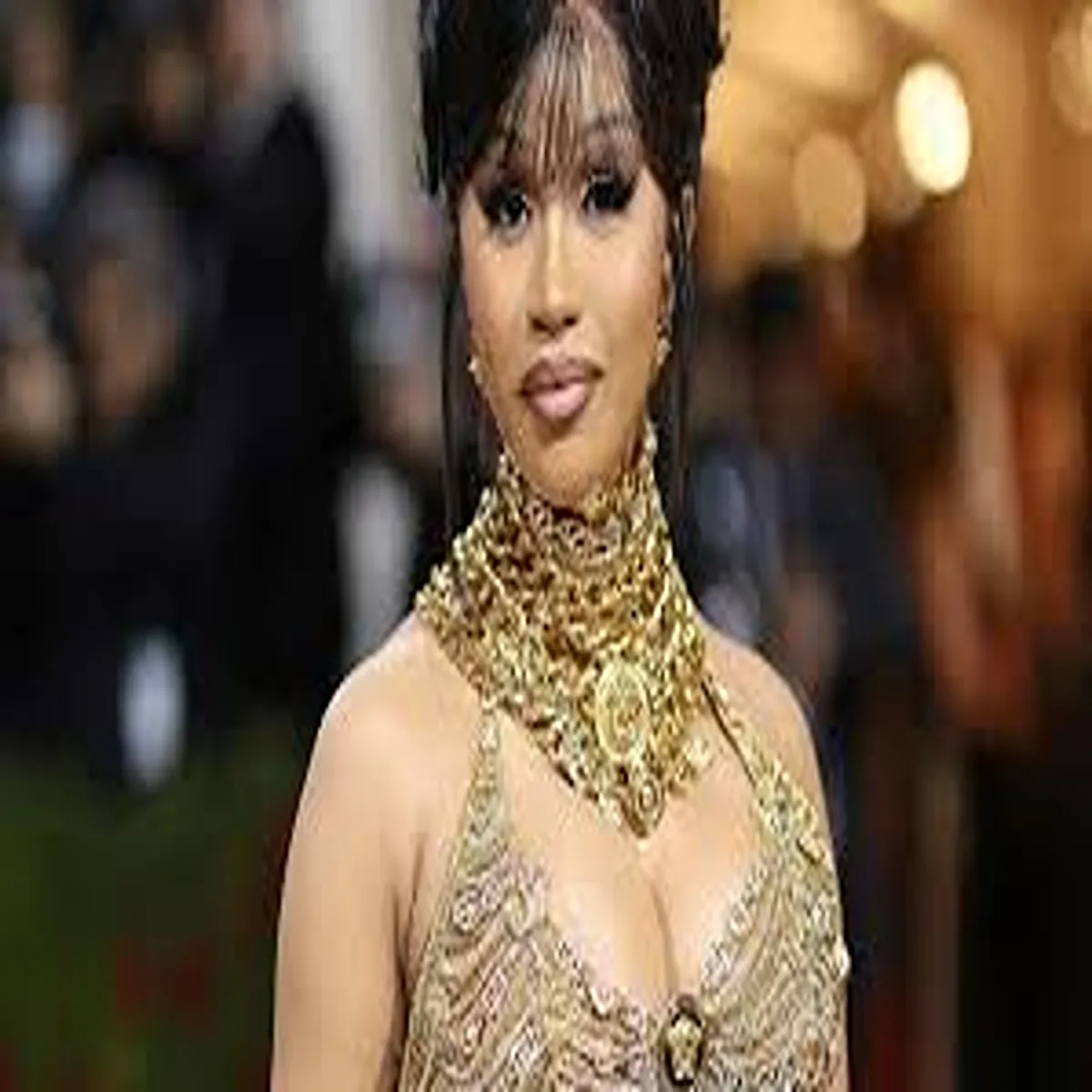 Entertainment cardi opens about touring challenges