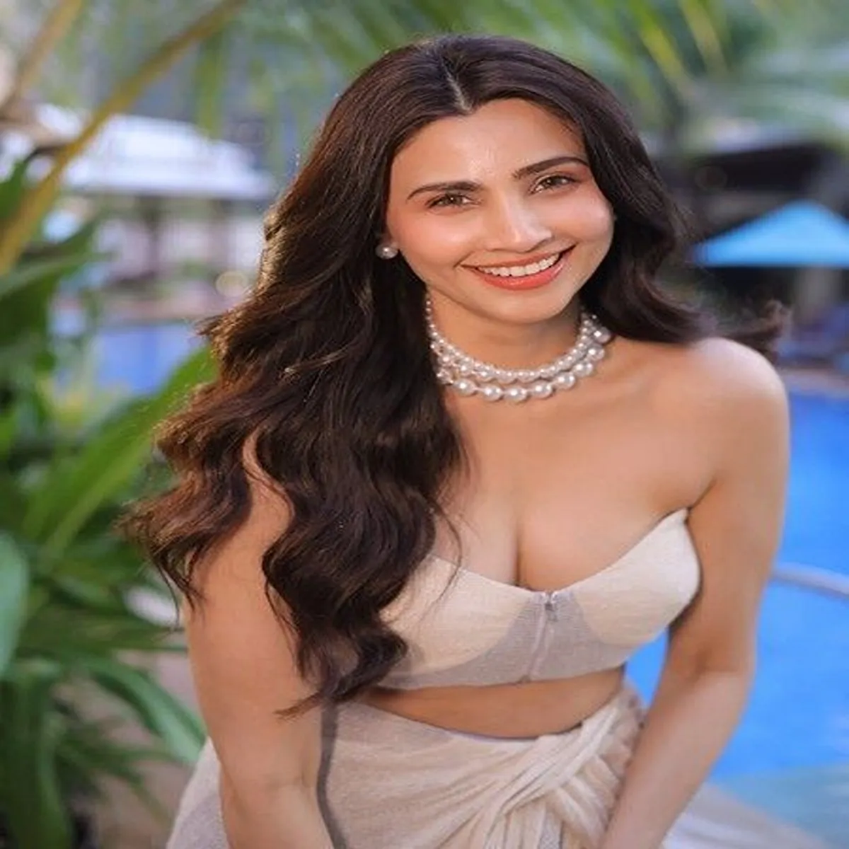 Bollywood daisy shah responds firmly troll