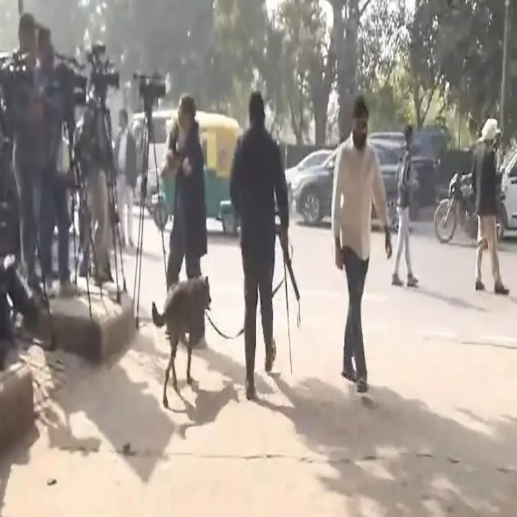 Delhi assembly bomb threat alert