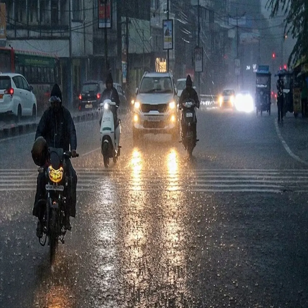 Weather delhi sees light rainfall after
