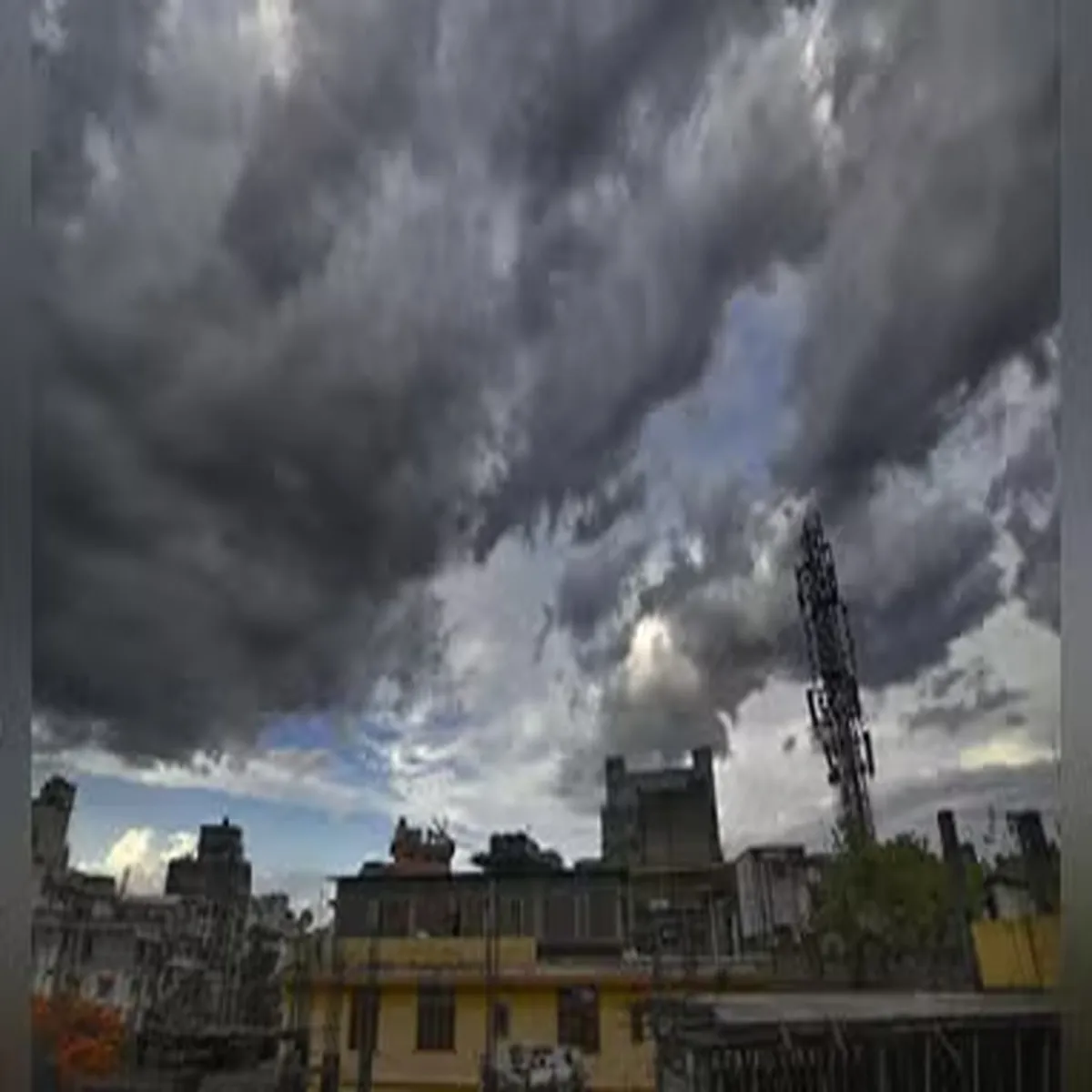 Weather delhi braces light rain thunderstorms