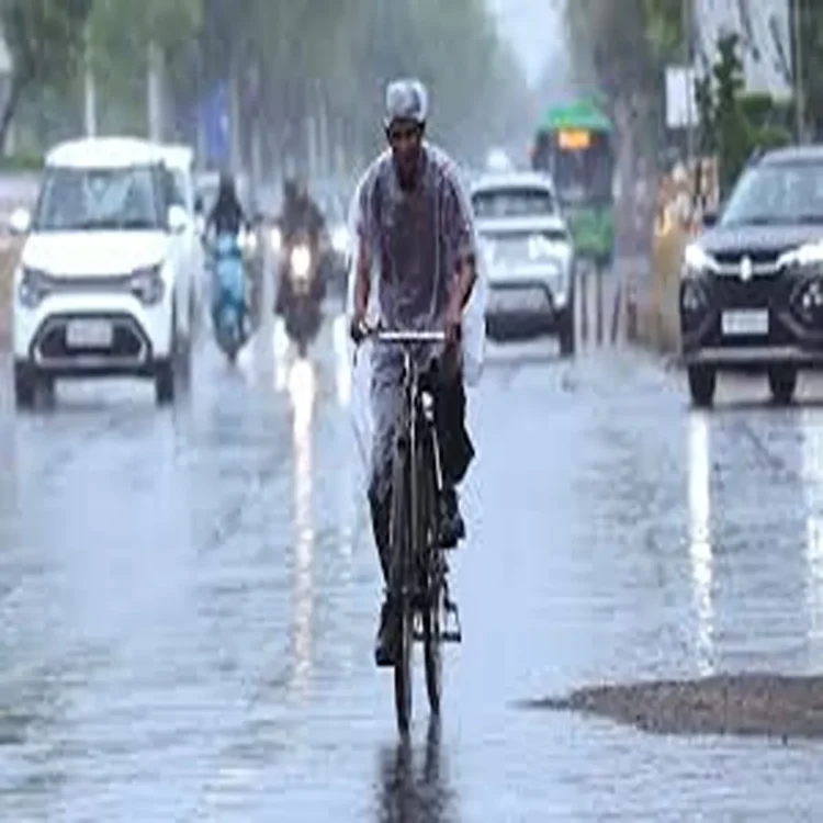 Delhi unseasonal heat rain winds update