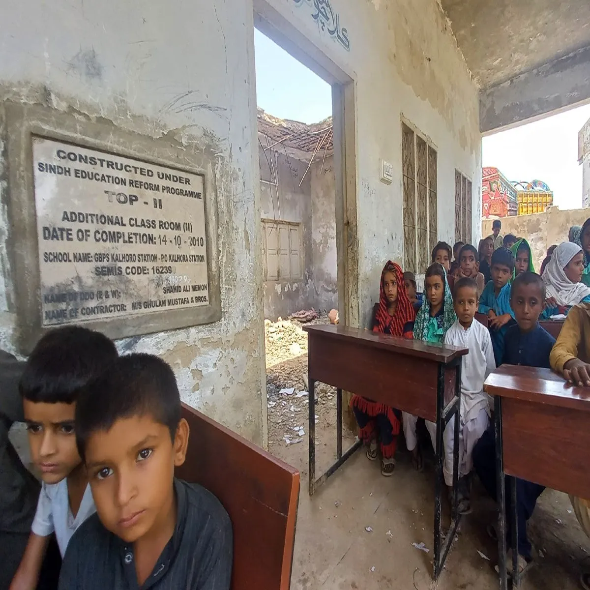 Education thousands flood damaged schools sindh