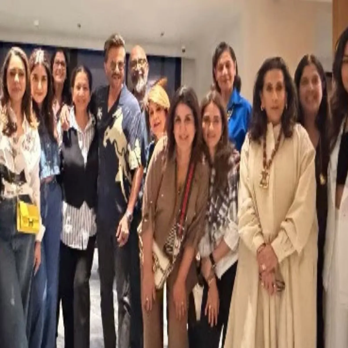 Friendship farah khan celebrates sunita kapoor