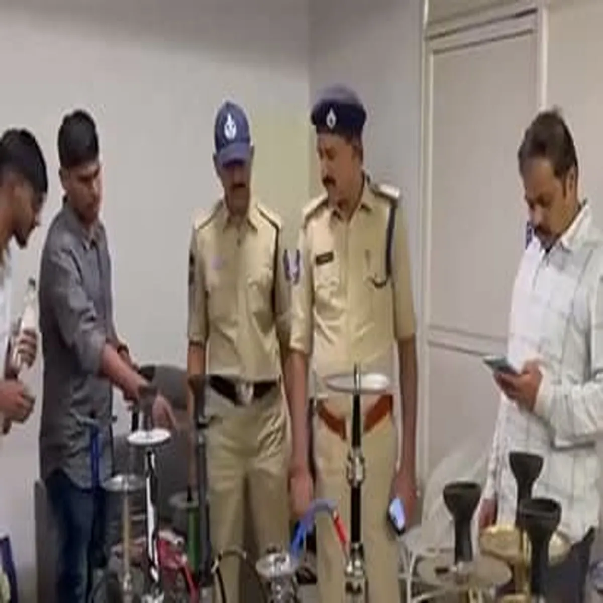 Hookahban police crack down illegal hookah