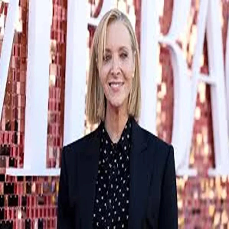 Lisa kudrow 90s nostalgia reflection