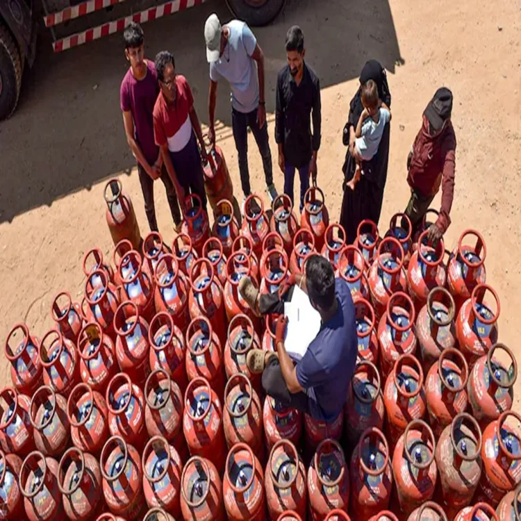 Lpg cylinder shortage uttar pradesh