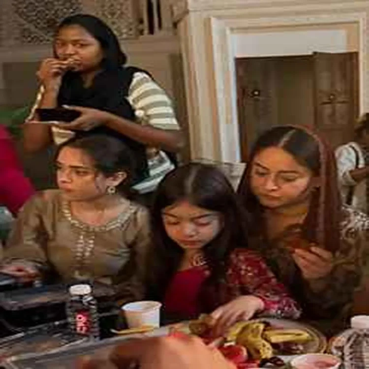 Mahhi vij ramadan iftar team