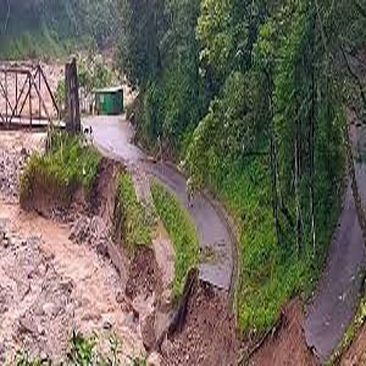 Tourism landslides disrupt travel tourists stranded