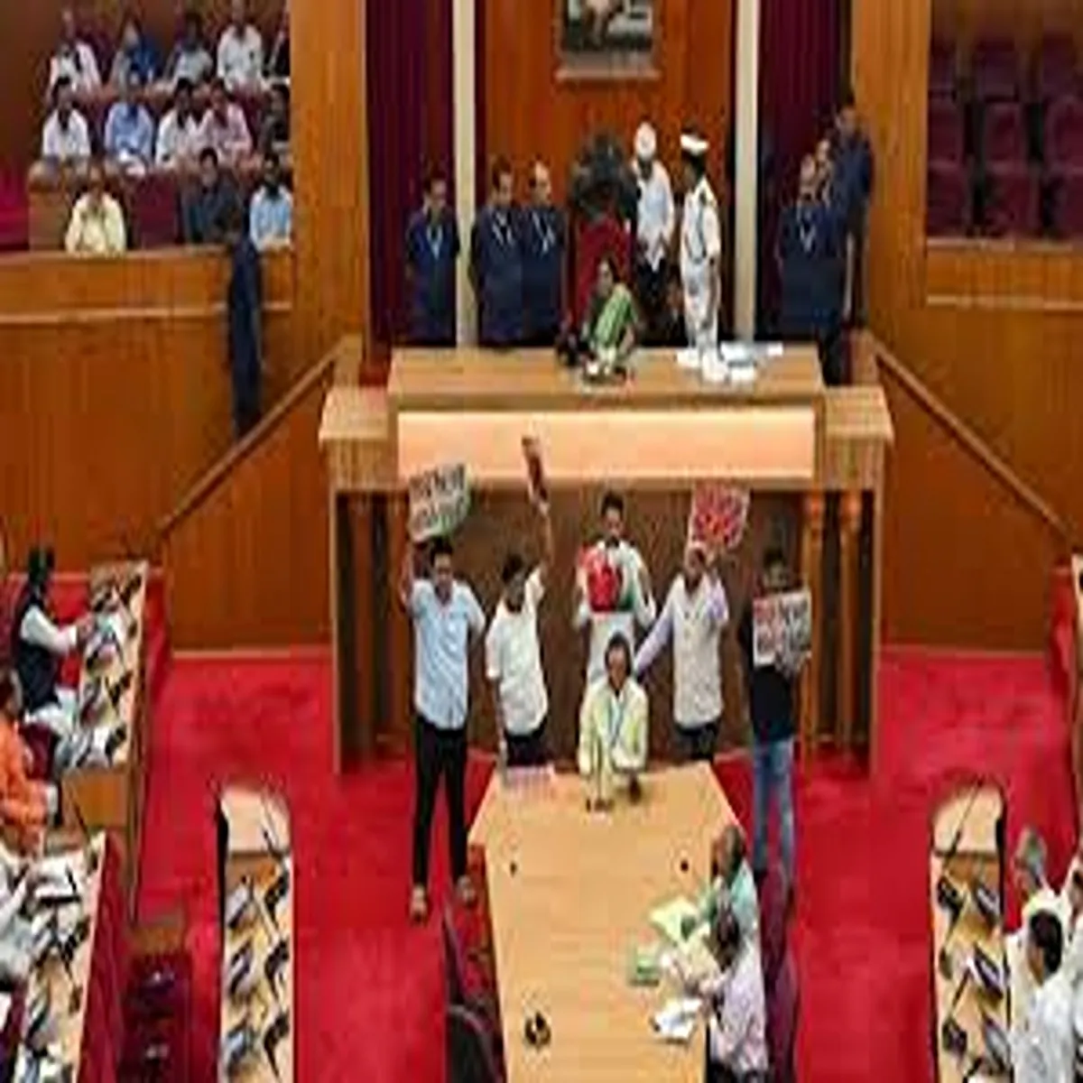 Rajyasabha congress moves odisha mlas bengaluru