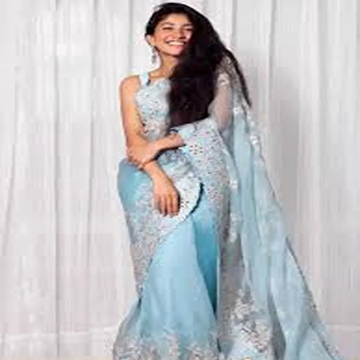 Celebritystyle sai pallavi shares elegant traditional