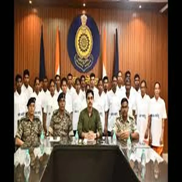 Security five maoists surrender dantewada