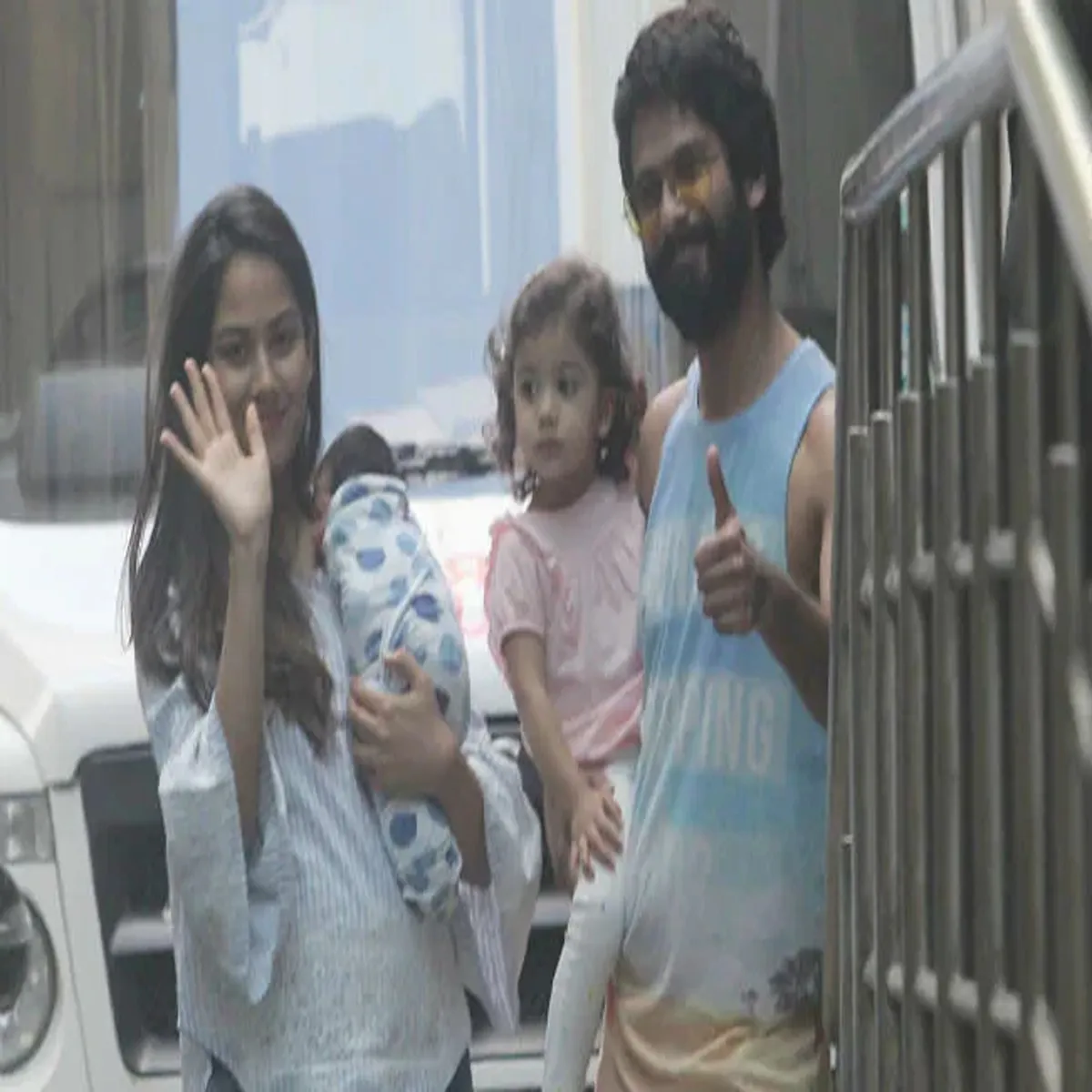 Shahidkapoor actor shares heartwarming family moments