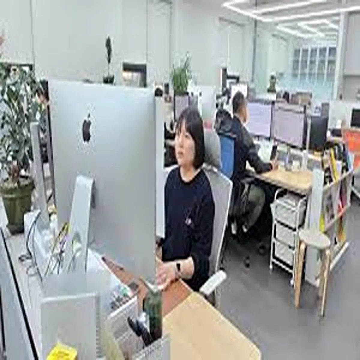 Laborreform south korea pushes balanced approach