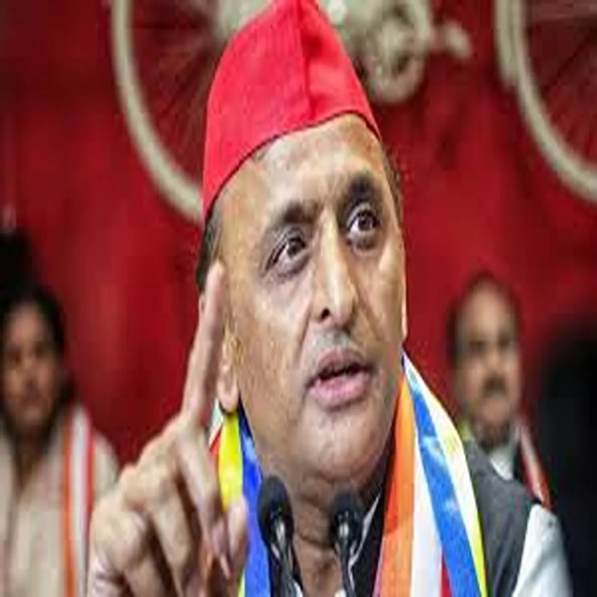 Politics akhilesh yadav visits injured bjp
