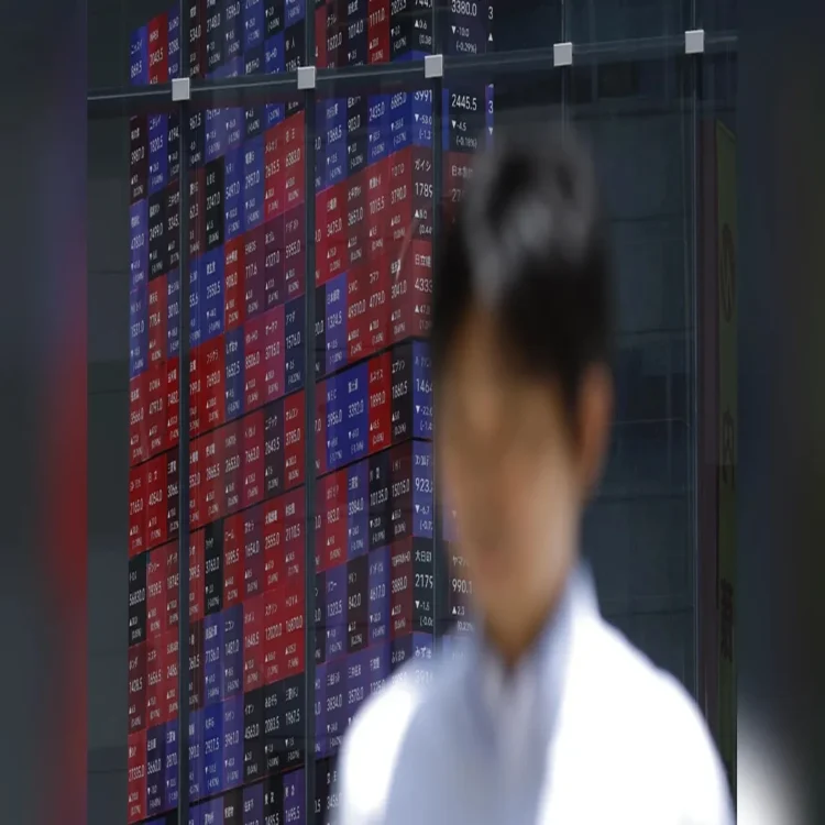 Asian stocks slip oil prices rise