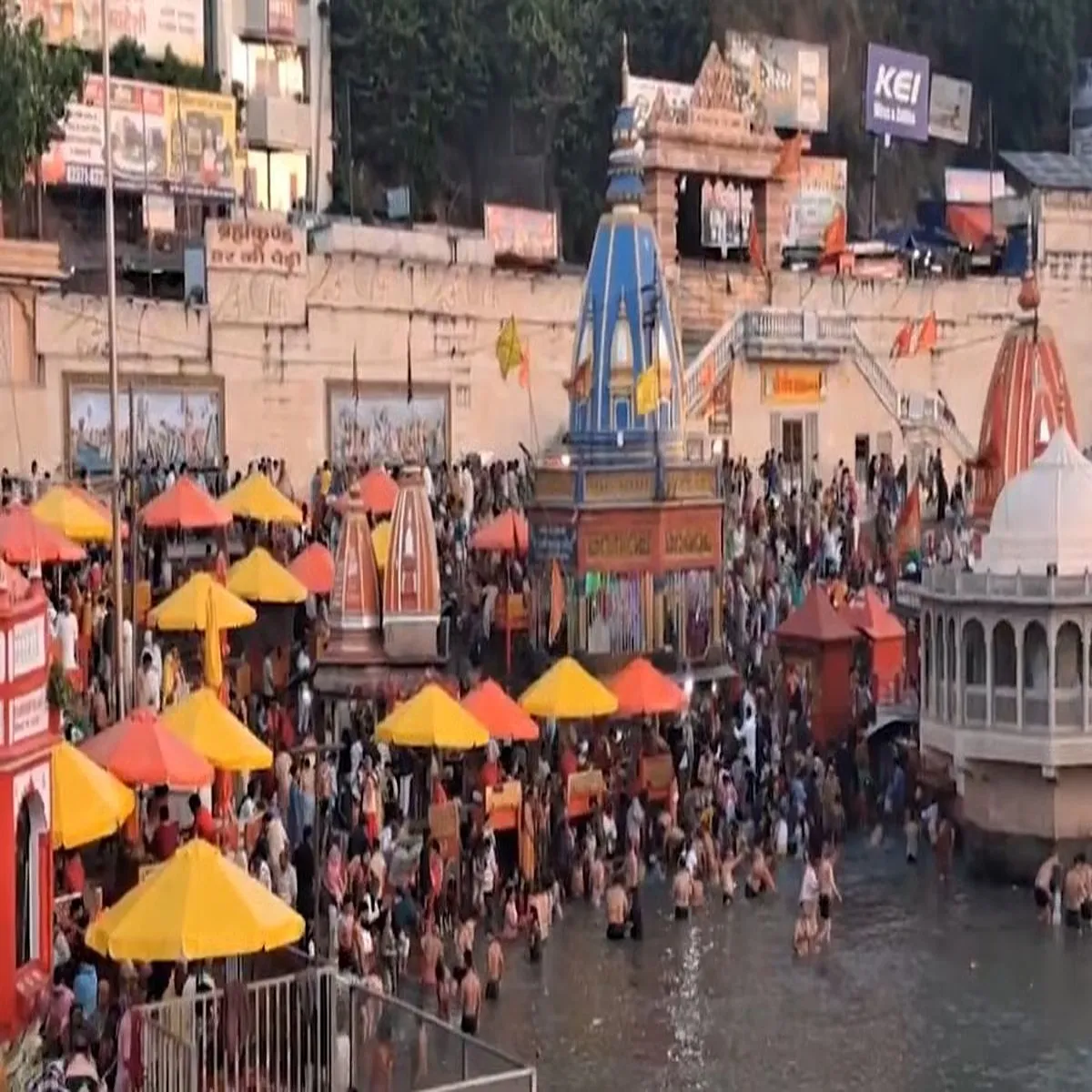 Baisakhi devotees gather haridwar sacred ganga