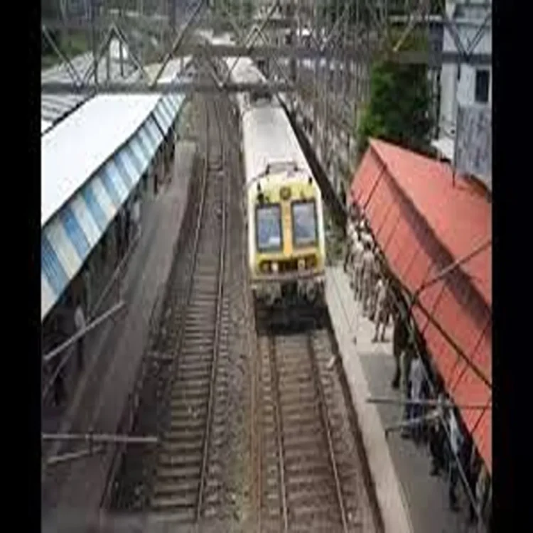 Central line train derailment delay