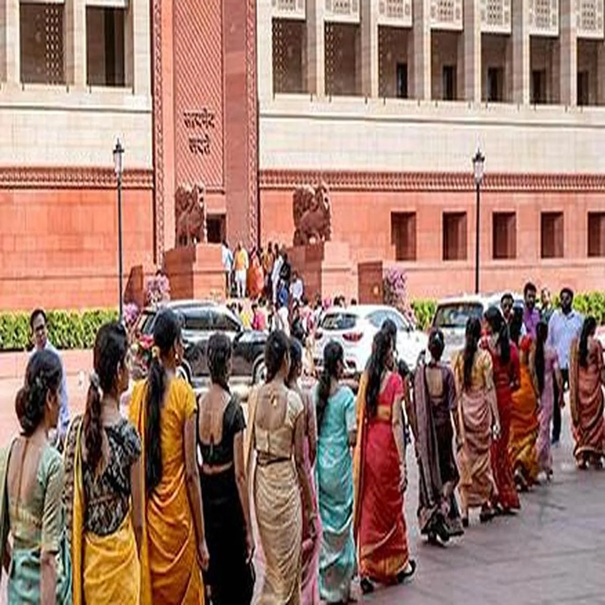 Politics congress reaffirms support women quota