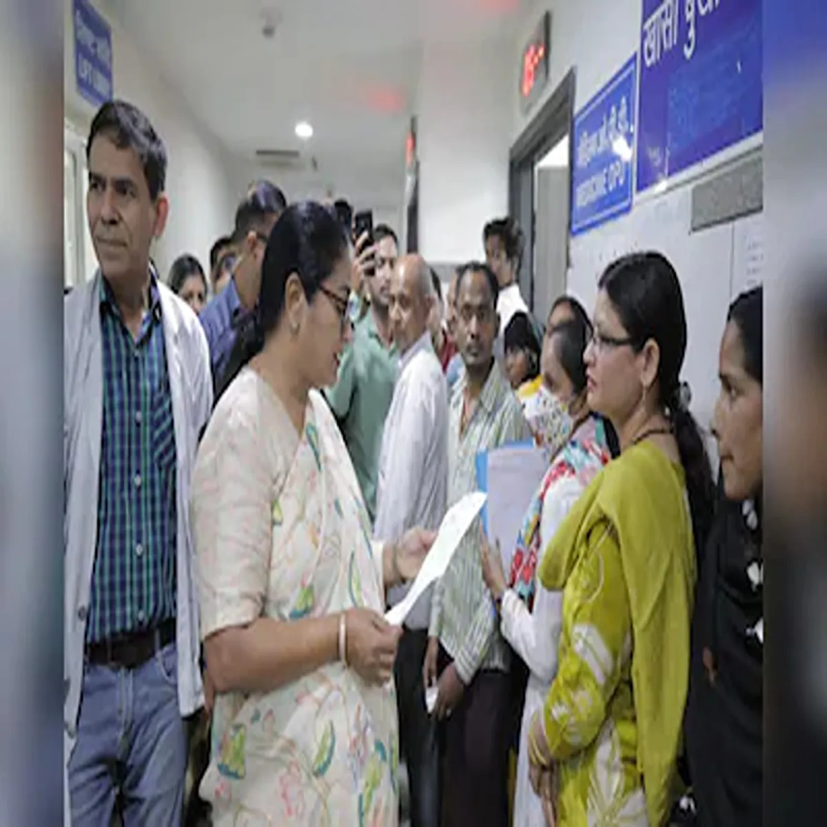 Healthcare delhi chief minister conducts surprise