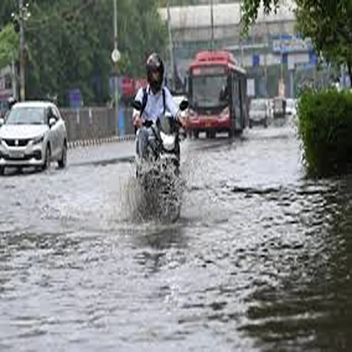 Weather heavy rain disrupts delhi flights
