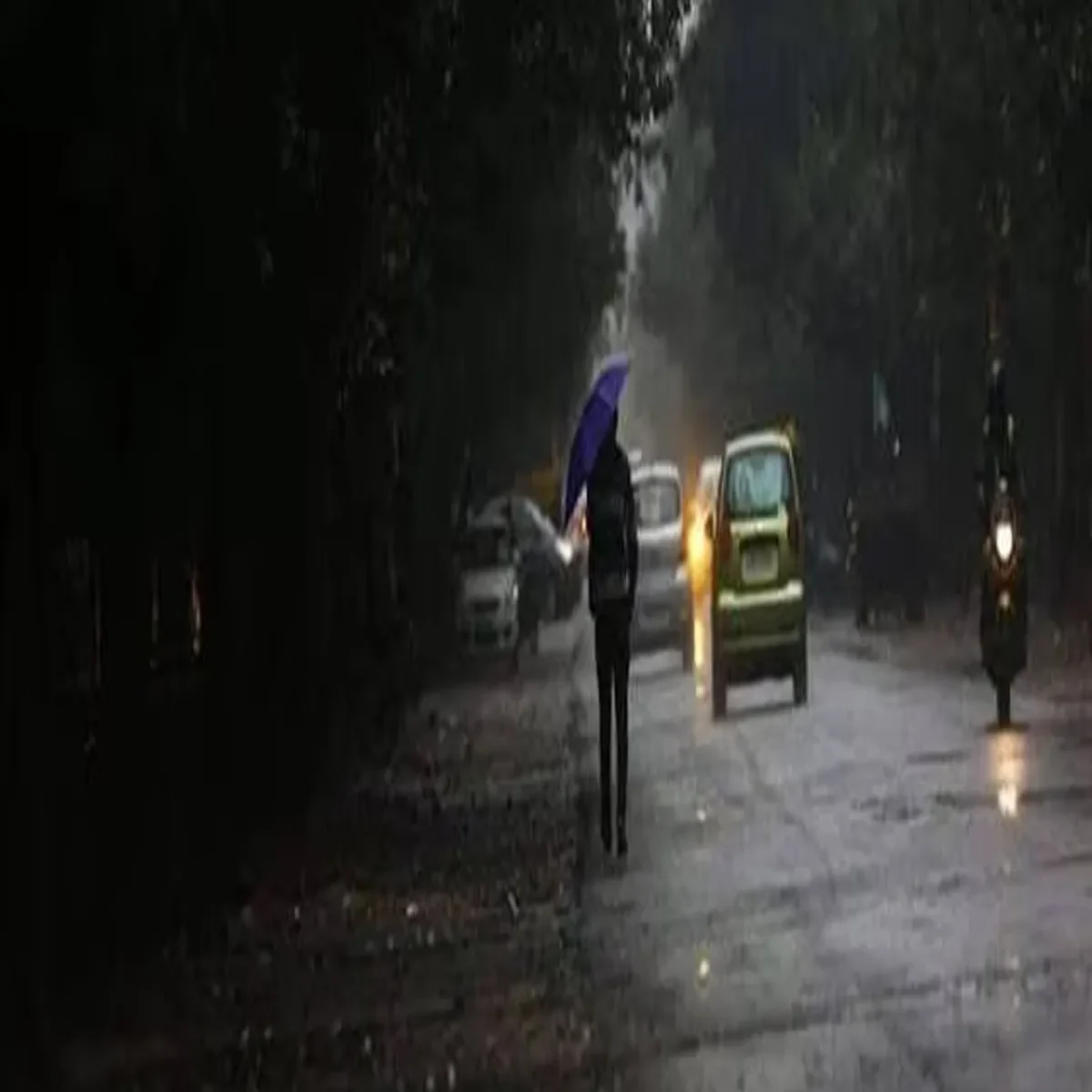 Weather delhi set light rain thunderstorms