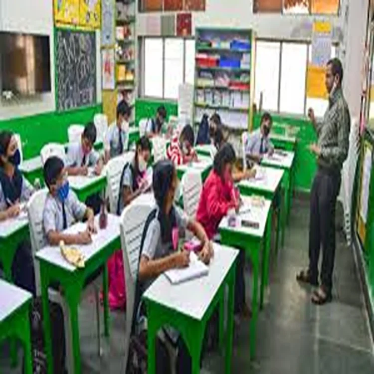 Delhi schools three language shift