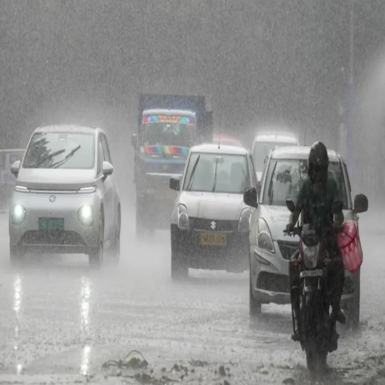 Delhi thunderstorms unseasonal april chill