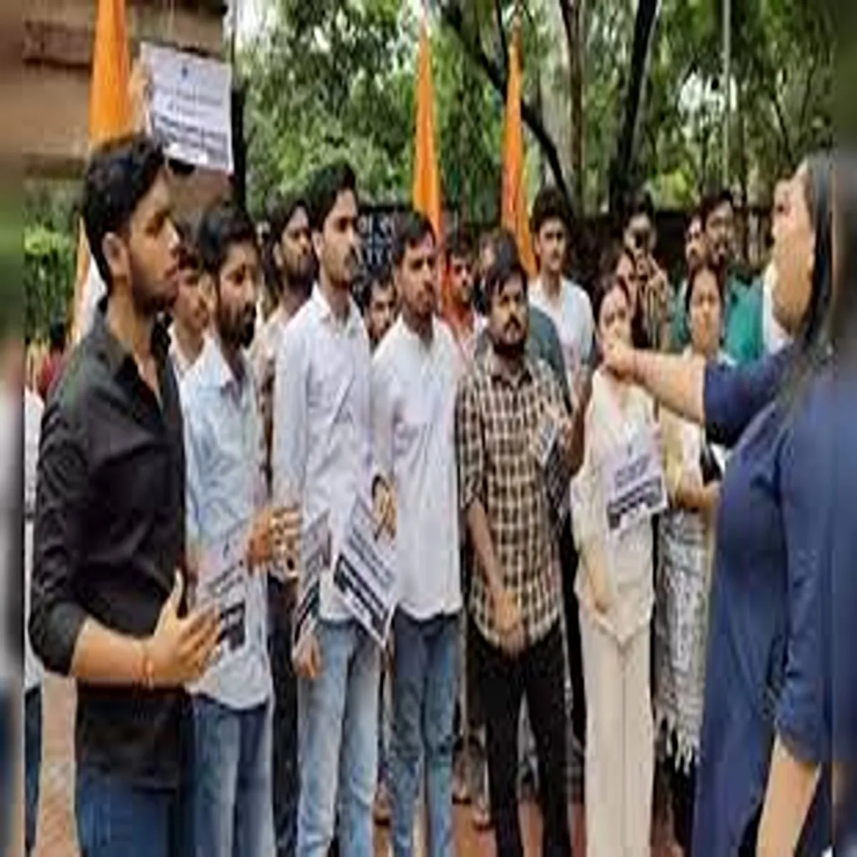Campus delhi university college restricts student